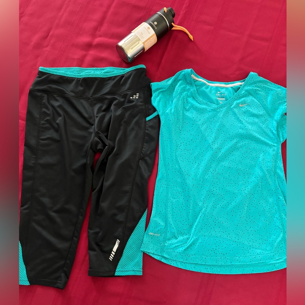 Nike Teal Dri-FIT Short Sleeve Top and Bottom Pants Set Size M